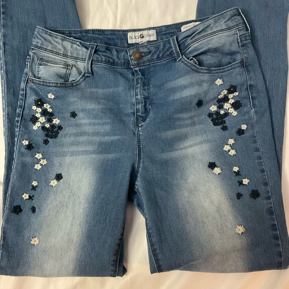 Black Daisy Kate Straight Leg Floral Embroidered Denim Jean 9/29 Festival Floral